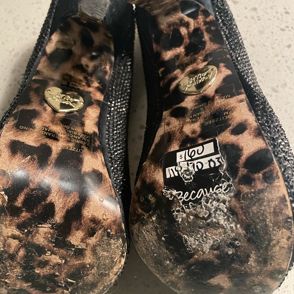 Betsy Johnson studded shoes with lipstick kiss. Super cute. Worn maybe 3 times. - Picture 4 of 4